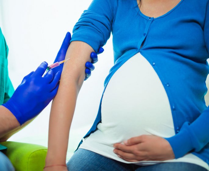 Vaccin contre la grippe chez la femme enceinte : indication et prise en charge