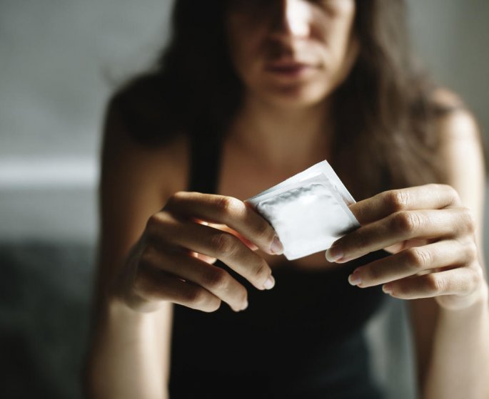 Contraception : comment mettre un preservatif feminin ?