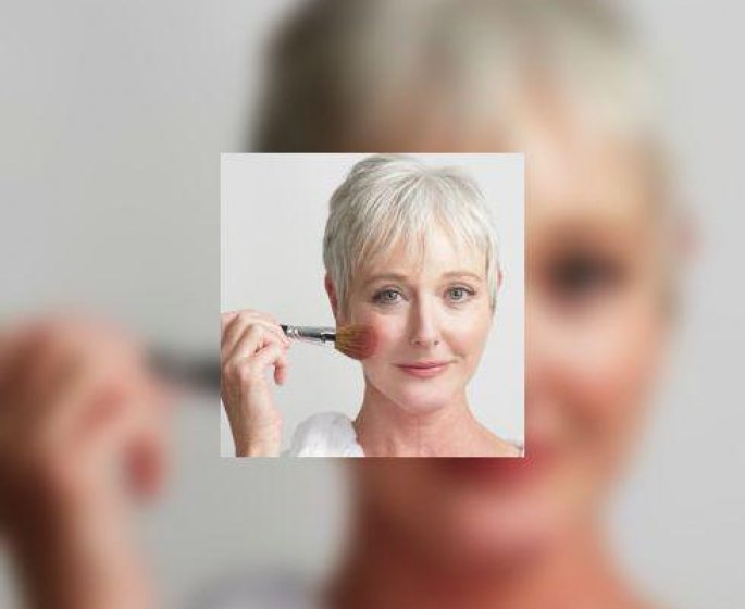 Cancer : des ateliers de soin et de maquillage pour regarder la vie de plus belle