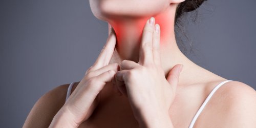 Mal de gorge persistant : dans quel cas est-il un signe d-alerte du cancer du larynx ?
