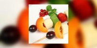 Brochettes d'abricots et de raisins aux amandes