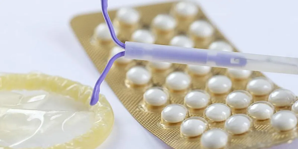 symbole de contrôle des naissances - iud et pilules contraceptives et préservatif symbole de contrôle des naissances - iud et pilules contraceptives et préservatif