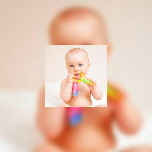 Bébé fait ses dents : que faire?