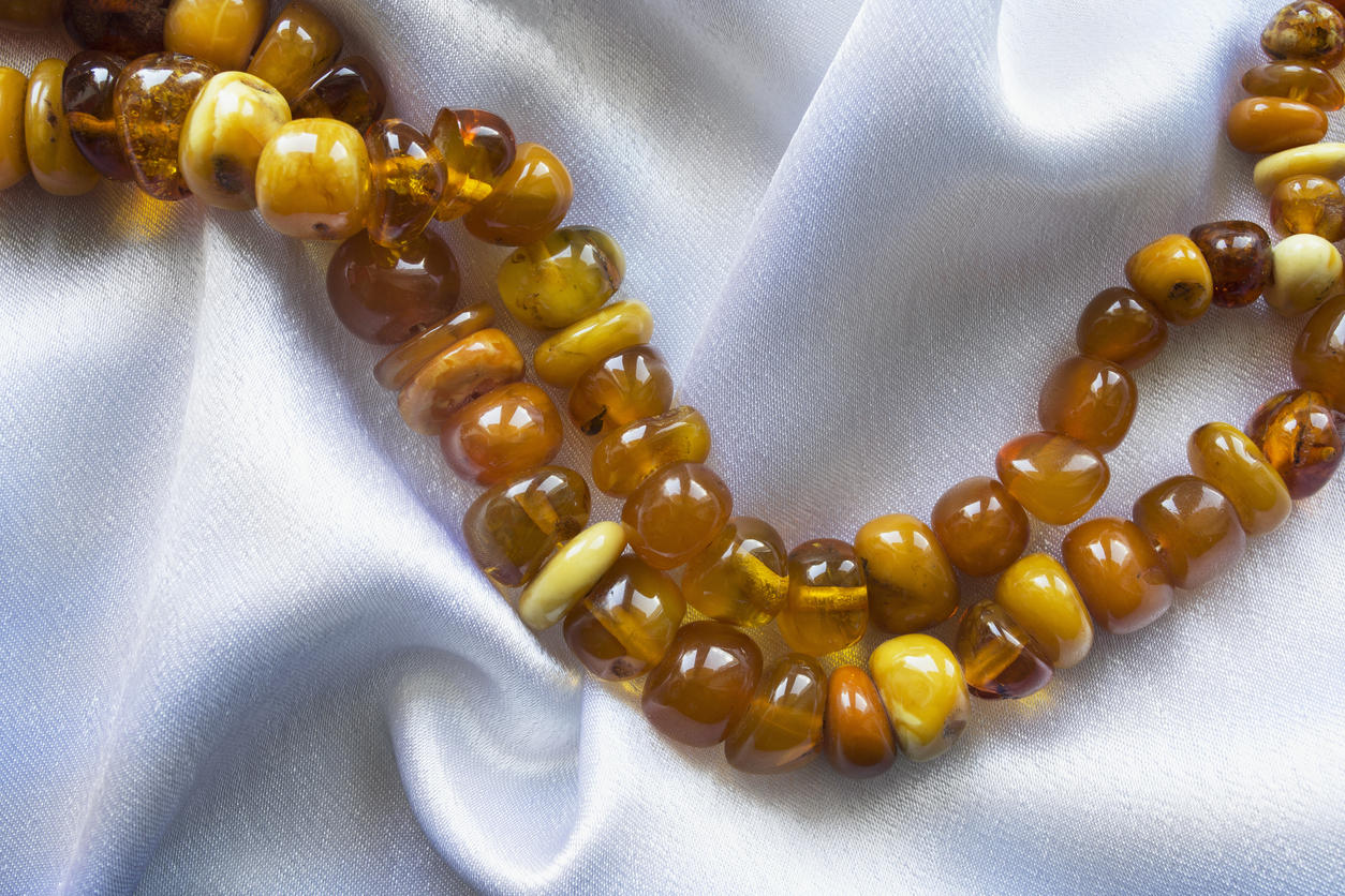 Collier D Ambre Pour Les Bebes Le Collier D Ambre Est Dangereux