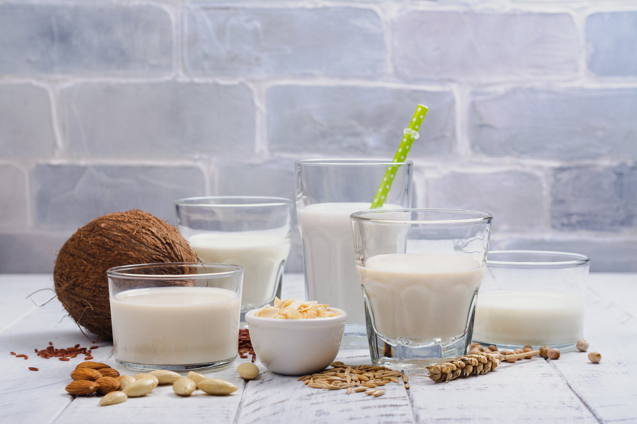 Lait végétal : n'en donnez pas aux enfants avant 5 ans