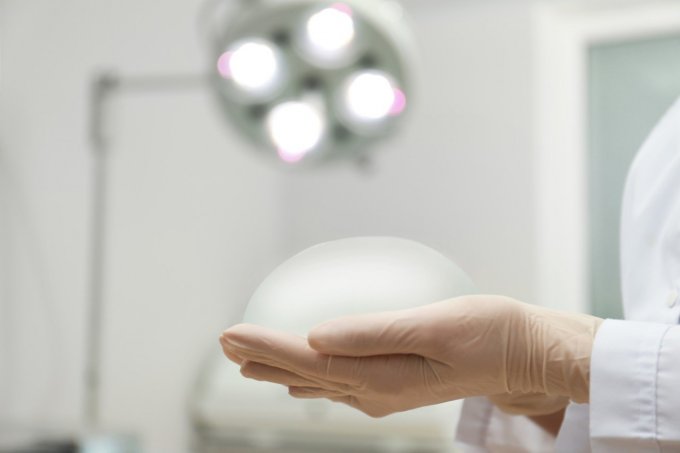Quelles sont les précautions à prendre après une chirurgie esthétique des seins ? 