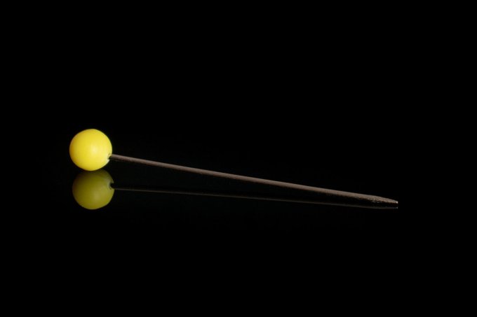 Une épingle à coudre linéaire de 3,5 cm
