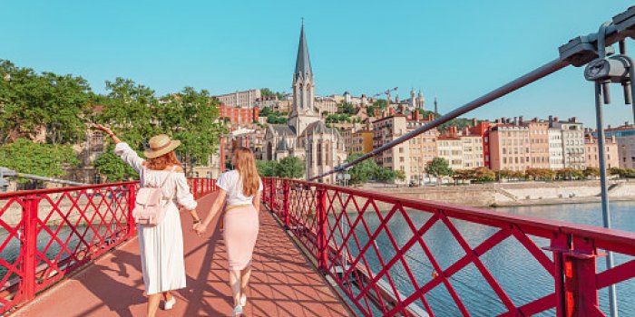 Quelle est la ville qui abrite le plus d'infidèles ?