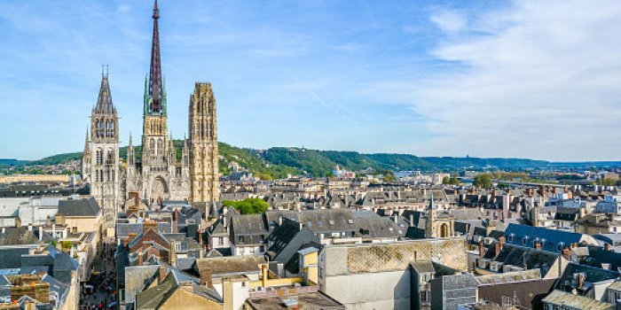 Quelle est la ville qui abrite le plus d'infidèles ?