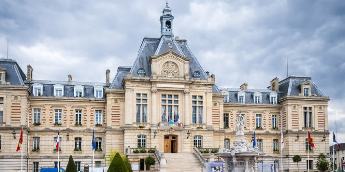 Covid : les départements où les cas baissent le plus
