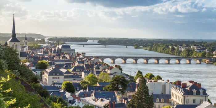 Covid : les départements où les cas baissent le plus