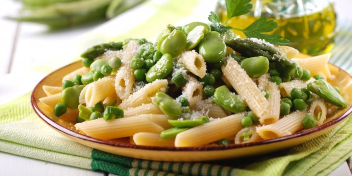 Salades composées : 5 recettes gourmandes et de saison