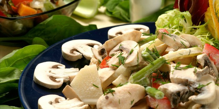 Salades composées : 5 recettes gourmandes et de saison