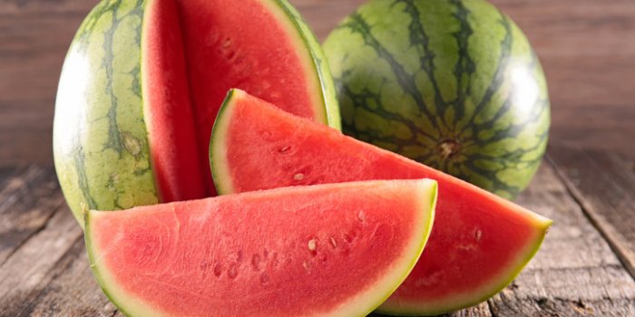 10 aliments gorgés dâeau à manger quand il fait chaud