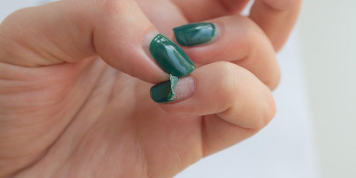 5 façons de ruiner vos ongles