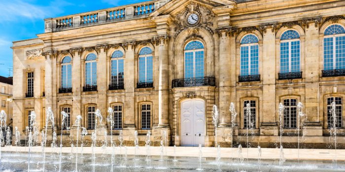 Covid-19 : les 10 départements où les hospitalisations sont les plus élevées