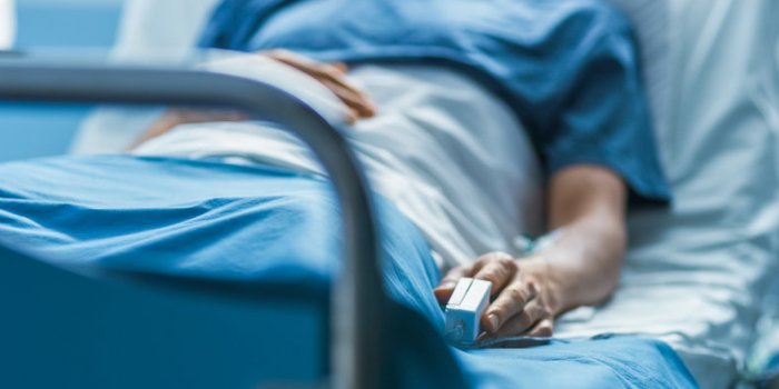 Hyponatrémie : quels sont les signes de cette complication de la canicule ?