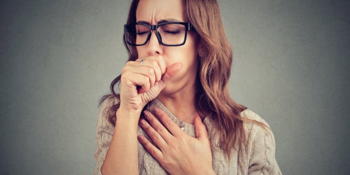 Omicron : 5 symptômes qui peuvent faire craindre une forme grave