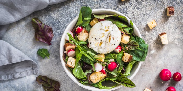 6 ingrédients à ne surtout pas mettre dans votre salade