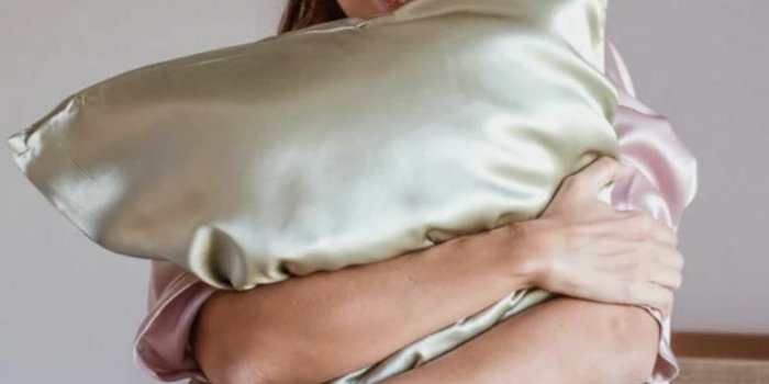 Literie : 7 taies dâoreiller en soie pour préserver ses cheveux et sa peau