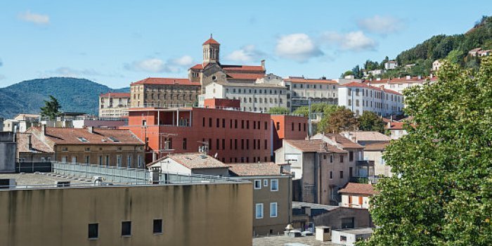 Covid : les dÃ©partements oÃ¹ les hospitalisations ont fortement augmentÃ© cette semaine