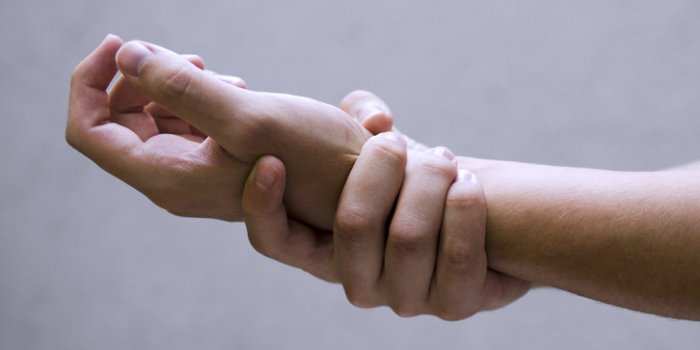 Covid long : elle contracte la covid et présente plus de 100 symptômes