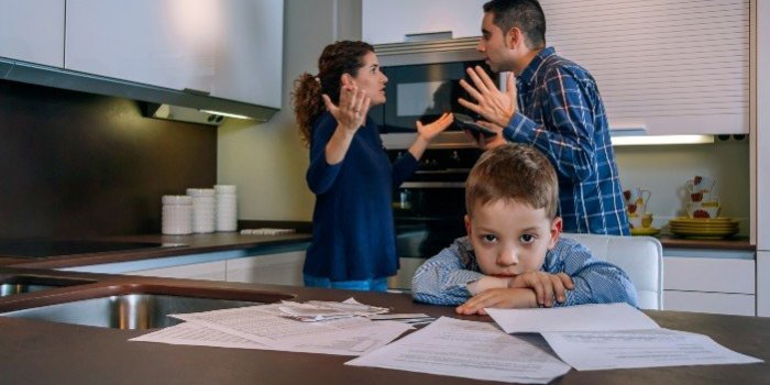 MÃ©nage, enfants, travail... les sujets de dispute les plus frÃ©quent du 2e confinement