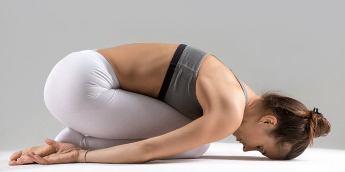 Ménopause : 10 postures de yoga pour bien vivre les changements