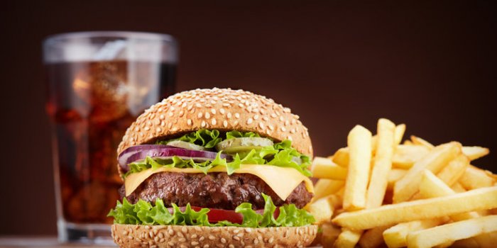 10 aliments qui empirent le stress et lâanxiété