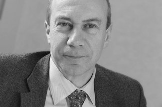 Dr Pierre Nys