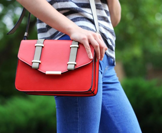 5 choses que vous risquez si votre sac a mains est trop lourd
