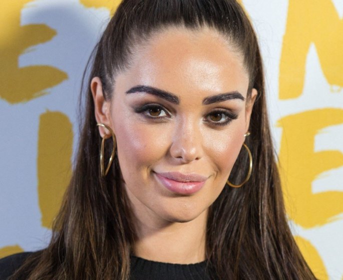 Nabilla : genee par sa cicatrice de cesarienne, elle donne ses trucs pour la faire disparaitre