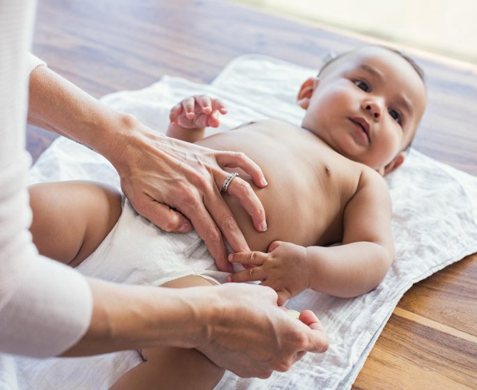 Selles liquides du bebe : les causes possibles