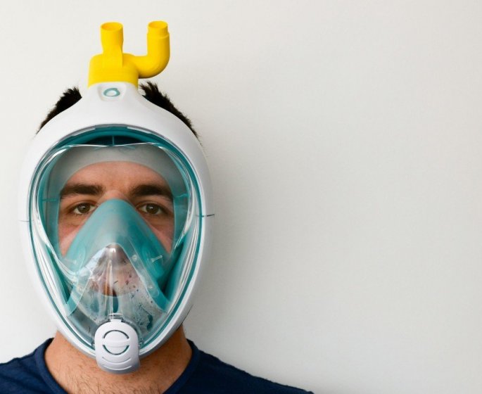 Coronavirus : des masques de plongee Decathlon servent de respirateur