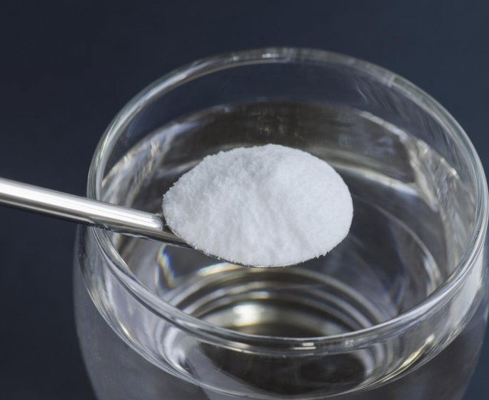 Bain de bouche maison au bicarbonate : efficace contre la mauvaise haleine ?