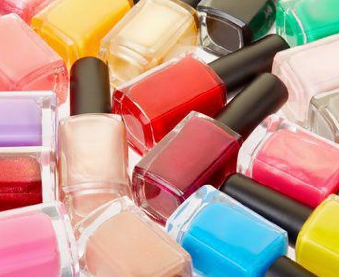 Vernis a ongles, attention danger ?