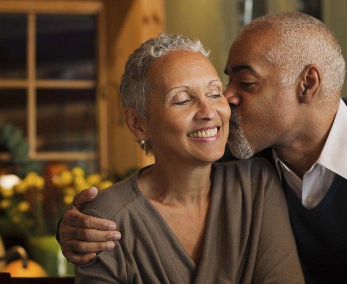 Femme : apres la menopause, pourquoi faire l’amour est benefique ?
