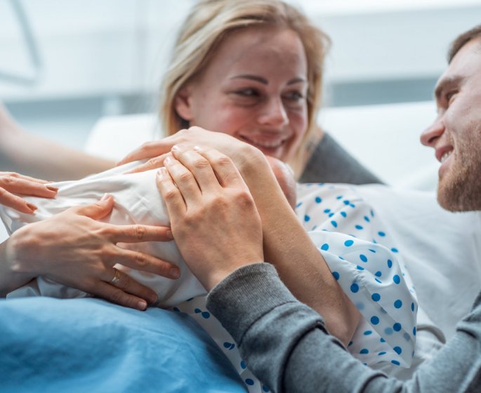 Oubliee en salle d’accouchement, une femme accouche toute seule