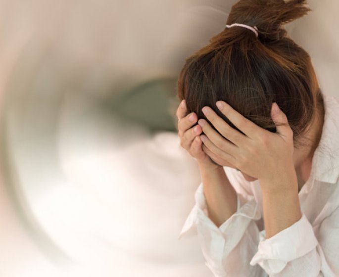 Tete qui tourne, quelles sont les causes possibles ?