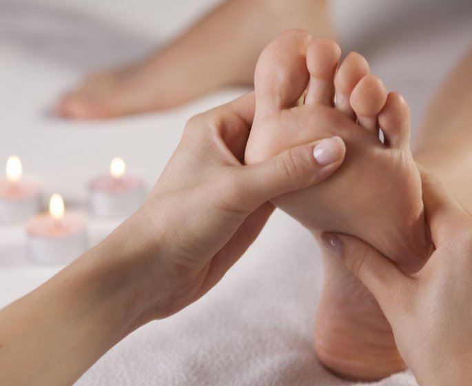 Reflexologie : le massage star des pieds, mains et oreilles !
