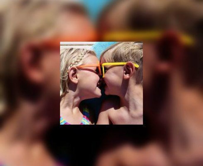 Enfants au soleil : attention les yeux !
