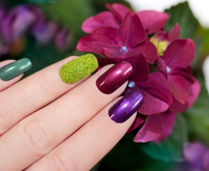 Petites anomalies des ongles : causes et solutions