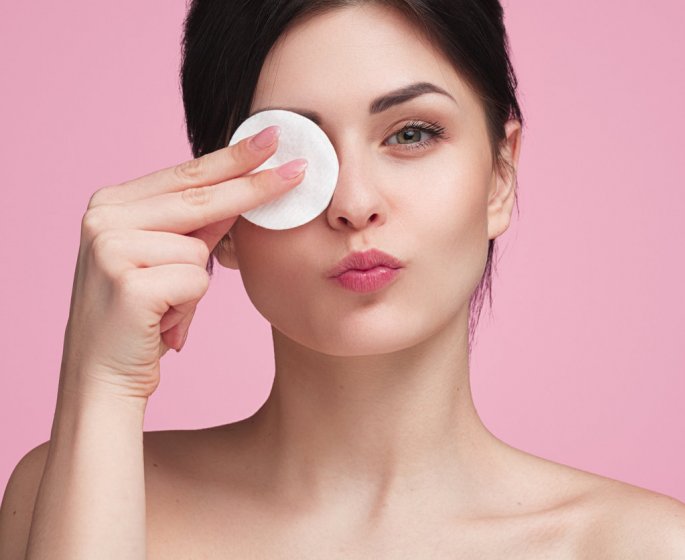 Acne adulte : quelles causes, quelles specificites ?
