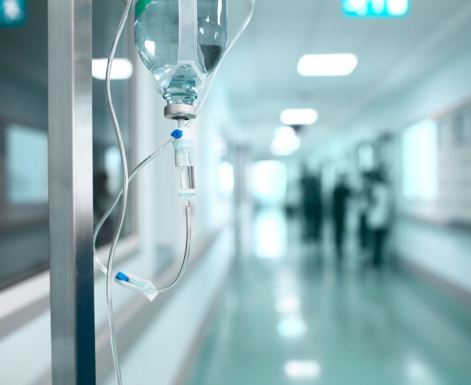Une mere injectait ses excrements a son fils cancereux !