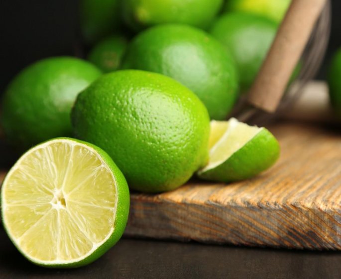 Cocktail au citron vert et a la menthe