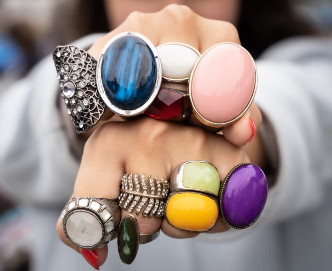 Coronavirus : bijoux, faux ongles, vernis, de vrais nids a SARS CoV-2 !
