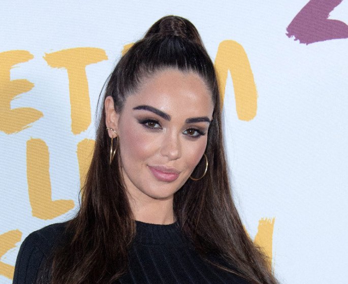 Contractions, fatigue : Nabilla a une fin de grossesse difficile