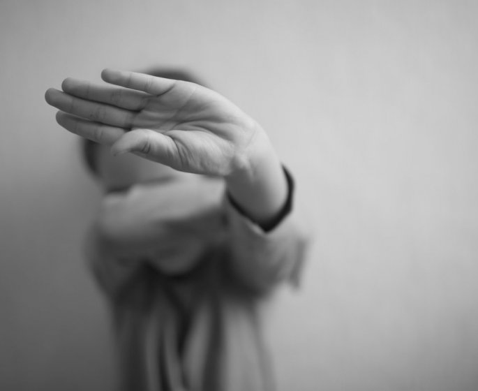 Une mere soupconnee d’avoir empoisonne son enfant avec de l-acide