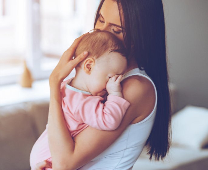 Conjonctivite de bebe : les soins au serum physiologique