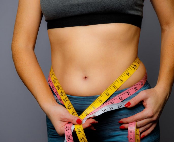 Poignees d-amour : en finir avec la graisse abdominale